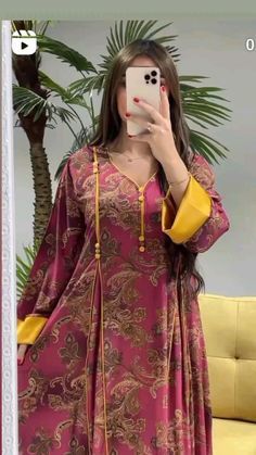 Farak Design Simple Pakistani, New Dress Designs Pakistani, New Frock Design 2024, Khaddar Frock Design, Latest Dress Designs Pakistani, Sleeves Designs For Dresses Pakistani, Simple Dress Design, Simple Dresses Casual, Pakistani Dresses Design