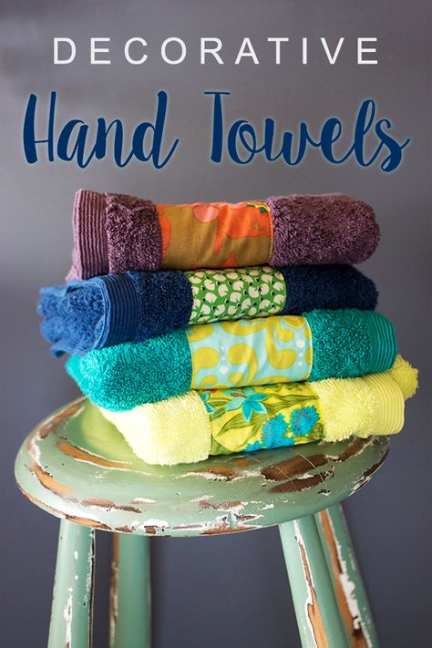 Towel Rack Decor, Hand Towels Diy, Diy Towels, Quick And Easy Crafts, Decorative Hand Towels, Tutorial Ideas, Crafts For Seniors, Handmade Towel, Towel Crafts