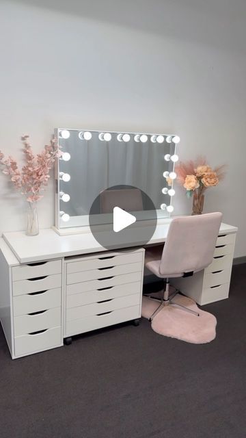 VANITY COLLECTIONS on Instagram: "Here we used ⬇️ 2 x ikea alex 5 drawer units 1 x Ikea lagkapen desk top - 200cm 1 x Ikea alex 6 drawer unit We then added from us 😀 1 x VC PRO DELUXE HOLLYWOOD MIRROR 1 x VC PINK COMFORT PLUS vanity chair - mixture of pink jewellery trays - VC DISPLAY TRAY LONG rows and VC GRID TRAY size MEDIUM in Alex 6 drawer unit - VC LED TRAVEL MIRROR, VC 2 tier rotating caddy, VC MULTI storage holder for makeup brushes Tap the reel to shop ✈️ EXPRESS shipping to the USA 📦 $10 Flat rate Australia wide shipping (Excludes mirrors and tables) 🇦🇺 Perth Pick Up welcome 🌍 world wide shipping. 💰 Afterpay and Zippay available" Ikea Ekby Alex Vanity, Ikea Makeup Vanity Alex Drawer, Makeup Organizer Ikea Alex Drawer, Ikea Dressing Table Mirror With Lights, Hollywood Vanity Mirror Impressions Vanity Co., Hollywood Mirror, Ikea Alex, Ikea Desk, Travel Mirror