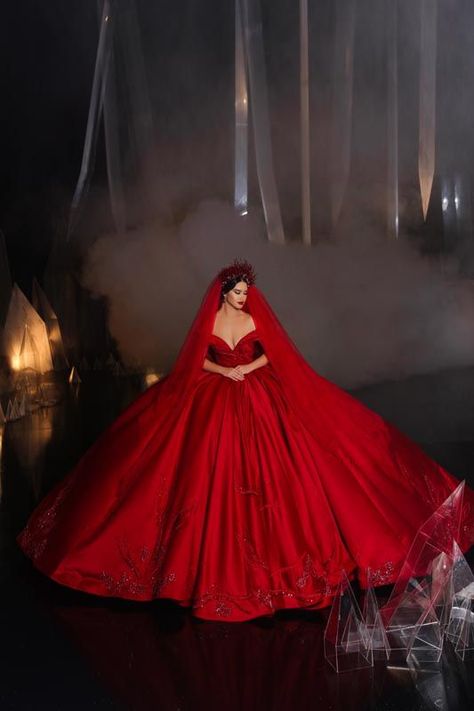 Wedding Red Dress, Frida Xhoi Xhei, Burgundy Quinceanera Dresses, Red Wedding Gowns, Mexican Quinceanera Dresses, Vintage Ball Gowns, Quinceanera Dresses Gold, Red Quinceanera Dresses, Red Wedding Dress