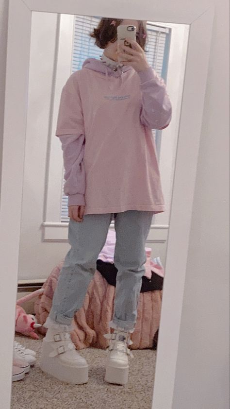 Baggy Clothes Aesthetic Girl, Trans Female Outfits, Ways To Style Sweatpants, Baggy Outfits Girl, Soft Pastel Outfits, Cute Pastel Outfits, Outfit Ideas Comfy, Theme Pink, Pastel Outfit