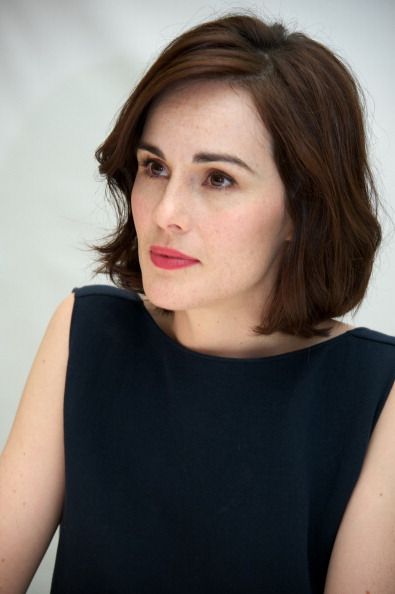 Michelle Dockery Hair Short, Michelle Dockery Makeup, Kibbe Hairstyles, Michelle Dockery Hair, Michelle Dockery Style, Kibbe Outfits, Mum Hair, Kibbe Dramatic, Michelle Dockery