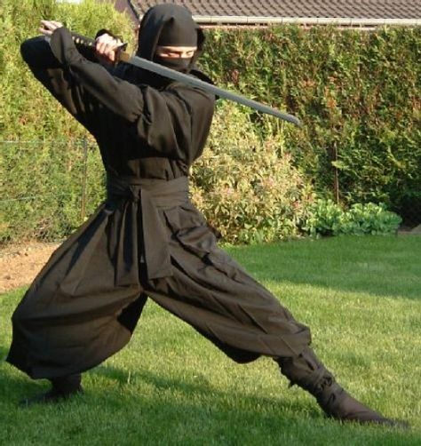 Ninjutsu is the Japanese martial art of espionage, called the “techniques of stealth” or the “arts of invisibility.” Ninja were trained to infiltrate into enemy territory to spy on troops, arms,... Armadura Ninja, Ninja Outfit, Gear Design, Arte Ninja, Ninja Art, Pencak Silat, Shadow Warrior, Japanese Warrior, Ninja Warrior