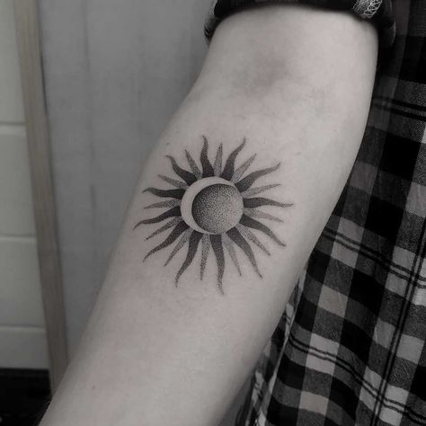 A dot-work sun and moon tattoo by Oliver Whiting Run Tattoo, Eclipse Tattoo, Related Tattoos, Running Tattoo, Moon Sun Tattoo, Sun Tattoo Designs, Sun And Moon Tattoo, Belly Tattoos, Ribcage Tattoo