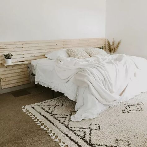 Minimalist Scandinavian Wood Slat Headboard With Floating Nightstands | Hometalk Headboard Ideas Wood, Diy Headboard Wood, Minimal Headboard, Creative Headboards, Faux Stone Wallpaper, Diy Headboard Ideas, Slat Walls, Creative Headboard, Headboard Wood