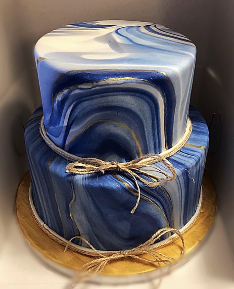 Marbal Cake Decorating, Ombre Fondant Cake, Marbel Cake Decoration, Fondant Cakes Birthday Men, Blue Cakes For Men, Marble Cake Design, Blue Fondant Cake, Blue Marble Cake, Marble Fondant Cake