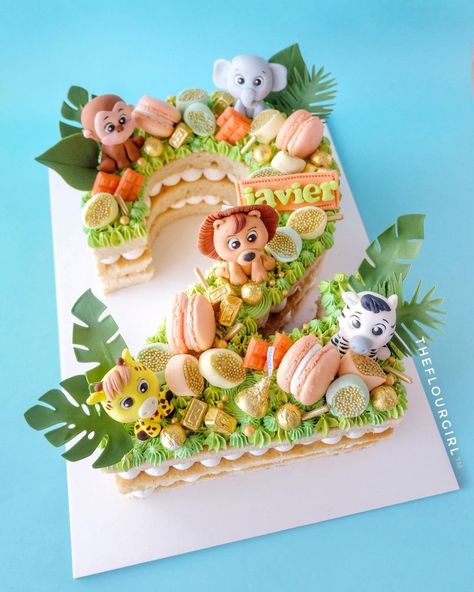 Number Cake For Baby Girl, Number Cake Jungle, 1 Number Cake, Number Cake 1, Birthday Cake Animals, Animal Theme Cake, Animals Birthday Cake, Number 2 Cake, Two Wild Cakes