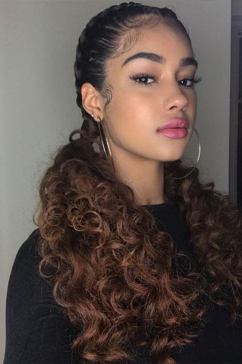 How To Style Baby Hairs: Styling baby hairs is an art that black and Latina women have been perfecting for years. Curly Hair Latina, Latin Hairstyles, Cute Latina Hairstyles, Black Baby Hairstyles, Mexican Hairstyles, Latina Hair, Baby Hairs, Baddie Hairstyles, Braids For Black Hair