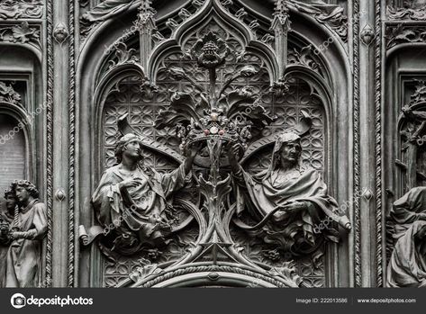 Michelangelo Art, Tattoo Perna, Milan Cathedral, Bronze Door, Cathedral Church, Relief Sculpture, Gothic Architecture, Milan, Lion Sculpture