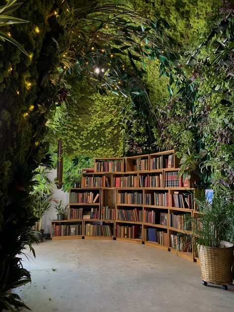 Plant Library Aesthetic, Cottage Core Coffee Shop, Pretty Libraries, Bookstore Interior Design, Jungle Library, Outdoor Bookstore, Bookstore Interior, Cozy Bookstore, Greenhouse Cafe