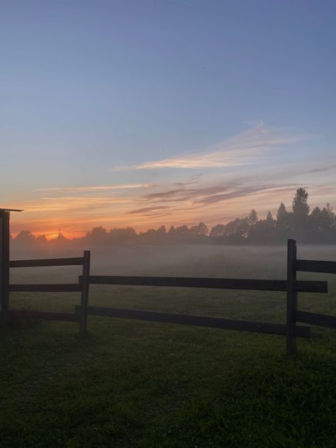 Nature, Cottagecore Morning Aesthetic, Hazy Morning Aesthetic, Autumn Sunrise Aesthetic, Morning Dawn Aesthetic, Winter Sunrise Aesthetic, Winter Sunrise Mornings, Mid Morning Aesthetic, Calm Morning Aesthetic