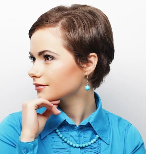 50s Pixie Cut: 6 Looks to Bring Back the Retro Charm – HairstyleCamp 1950s Pixie Haircut, 50s Hair Short, Short Rockabilly Hairstyles For Women, 50s Pixie Haircut, 1950s Short Hairstyles, 1950s Short Hair, Short Retro Hair, Vintage Pixie Cut, Signature Hairstyles