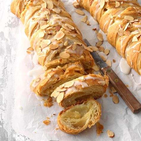 Delicious Almond Braids Make Ahead Easter Brunch Recipes, Bear Claw Recipe, Easter Brunch Recipes, Almond Pastry, Puff Pastries, Braided Bread, Yeast Breads, Easter Brunch Food, Puff Pastry Dough