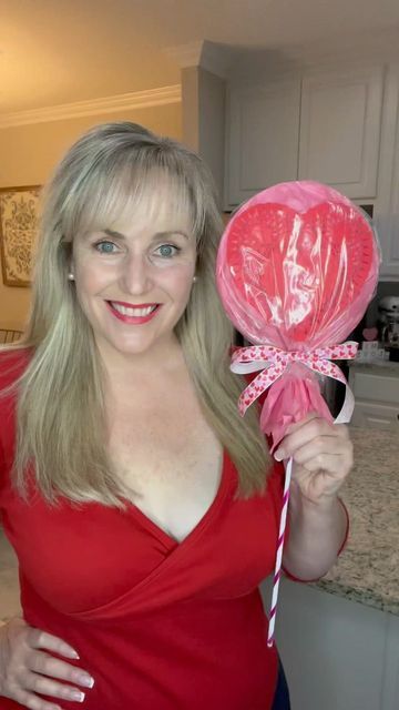 Valentines Day Lollipops, Lollipop Plates Valentines For Kids, Diy Valentines Lollipop, Paper Plate Lollipop Filled With Candy, Louisianawoman1 Crafts, Valentine Lollipop Ideas Diy, Diy Lollipop Valentines For Kids, Lolipop Valentines Ideas, Valentine Lollipop Ideas