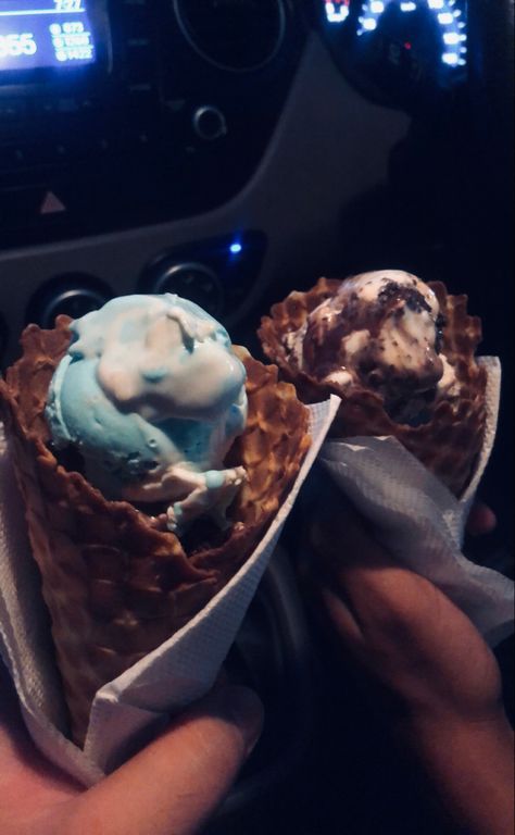 Ice Cream In Car Snap, Ice Cream Real Pic, Food In Car Snap, Car Food Snap, Ice Cream In Car, Ice Cream Snap, Snapstreak Ideas, Selfie Snap, Scorpio Car