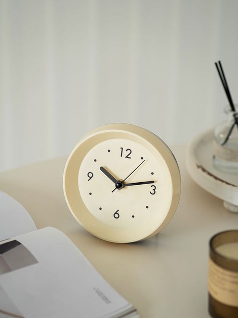 Clean lines and a smooth finish create a modern and sophisticated look, adding a touch of sophistication and functionality to any room. Material:ABS resinSize:15cm(L)*6cm(W)*15cm(H) (1 inch=2.54cm) Shelf Clock, Table Clocks, College Girl, Sophisticated Look, Table Clock, Clean Lines, 1 Inch, Clock, Cream