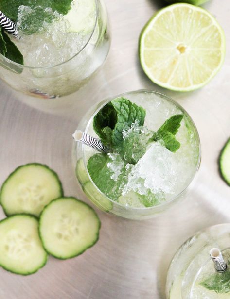 Cucumber-Mint Sparkler Pickle Vodka, Gin And Prosecco, Cucumber Vodka, Summer Vodka Cocktails, Spring Cocktail, Best Summer Cocktails, Easy Summer Cocktails, Prosecco Cocktails, Refreshing Summer Cocktails