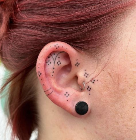 Dots On Ear Tattoo, Ear Tattoo Dots, Side Ear Tattoo, Dainty Ear Tattoos, Ear Tattoo Inner, Ear Tats, Inner Ear Tattoo, Tats Ideas, Tattoos Inspo