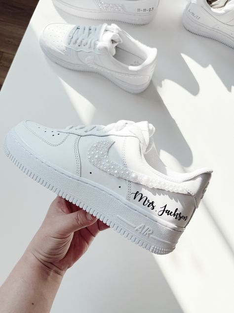 Airforce 1 Wedding Shoes, Bridal Shoes Comfortable Sneakers, Brides Sneakers Wedding, Custom Wedding Air Force 1, Pearl Wedding Sneakers, Air Force Wedding Shoes, Custom Wedding Nikes, Pearl Air Force 1, Matching Wedding Jordans