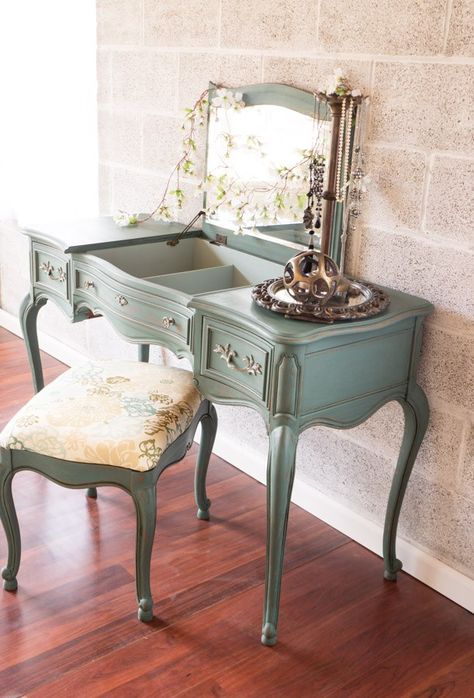 Vanity Redo, Paint On Furniture, Beautiful Vanity, Vanity Makeover, French Provincial Furniture, Painted Vanity, Vanity Dresser, Antique Restoration, Antique Vanity