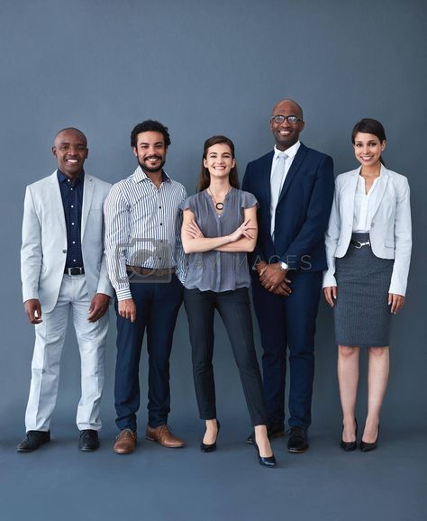 Corporate Headshot Poses, Group Photo Poses, Group Picture Poses, Business Portrait Photography, Group Photography Poses, Headshot Poses, Team Photography, Corporate Portrait, Vintage Business