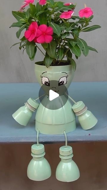 Art On Plastic Bottle, Diy Planters From Plastic Bottles, Flower Pot People Diy How To Make, Diy Outdoor Crafts Garden Art, Plastic Bottle Diy Ideas, Plastic Bottle Crafts Garden, Diy Plastic Bottle Planters, Reuse Diy Ideas, Jug Planters