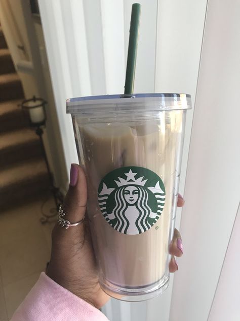 Reusable cup✌🏾 Reusable Starbucks Cup Aesthetic, Reusable Coffee Cup Aesthetic, Starbucks Cups Aesthetic, Aesthetic Starbucks Cup, Starbucks Cup Aesthetic, Vaso Starbucks, Starbucks Reusable Cups, Copo Starbucks, Reusable Starbucks Cup