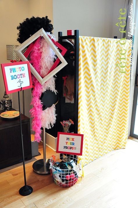 Makeshift Photo Booth, Diy Party Photo Booth, Photo Booth Party, Photo Booth Ideas, Photoshoot Party, Coin Photo, Photos Booth, Sweet Sixteen Parties, Gambling Party