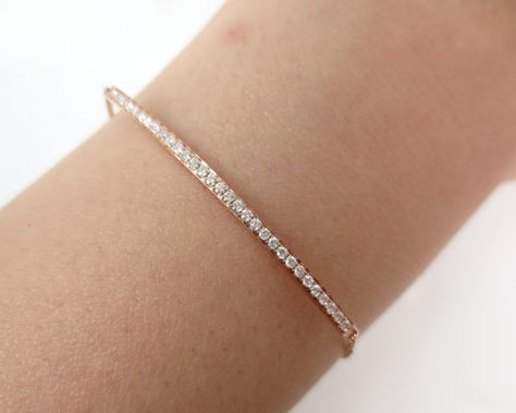 Diamond Bracelet Design Unique, Diamond Bar Bracelet, Jewelry Necklace Simple, Diamond Bangles, Diamond Bracelet Design, Platinum Bracelet, Stackable Wedding Bands, Bracelet Box, Bar Bracelet