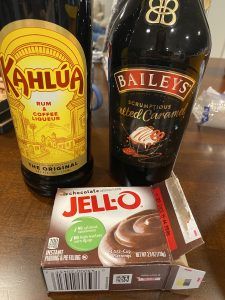 Chocolate Kahlua And Baileys Pudding Shots, Baileys Kahlua Pudding Shots, Baileys Kaluha Pudding Shots, Baileys Chocolate Pudding, Kahlua Baileys Pudding Shots, Kahlua Pudding Shots Recipes, Chocolate Pudding Jello Shots, Khalua Baileys Pudding Shots, Rum Hats Pudding Shots