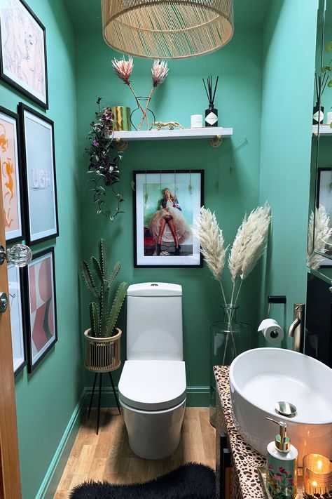 Downstairs toilet makeover ideas and decor for a small bathroom. Quirky teal cloakroom interior design refresh with statement gold accessories, hand painted leopard unit and DIY concrete effect shelf and wall art. #toiletdecor #downstairstoilet #quirkydecor #colourfuldecor Toilet Makeover, Small Toilet Decor, Toilet Wall Art, Wc Decoration, Small Downstairs Toilet, Cloakroom Toilet, Quirky Bathroom, Toilette Design, Toilet Room Decor