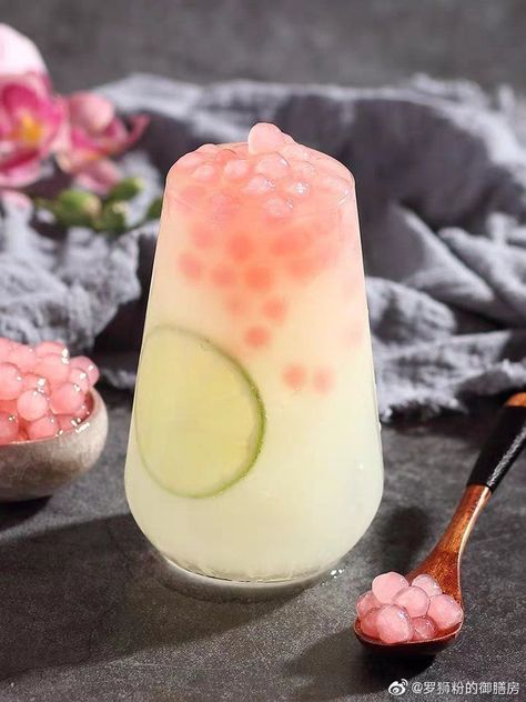 Sakura Jelly, Premixed Cocktails, Rose Powder, Pinterest Feed, Colorful Drinks, Fancy Drinks, Tidal Wave, Pretty Drinks, Food Drinks Dessert