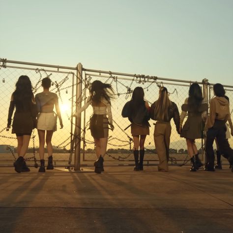 Fromis 9 Aesthetic, 7 Friends Aesthetic, Kpop Gg Aesthetic, Mv Aesthetic, Kpop Mv, Kpop Mv Aesthetic, Cute Airport Outfit, In Sync, Celebrity Lifestyle