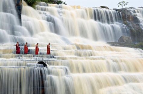 Next time we visit Vietnam, we'd love more time to visit smaller towns like Dalat, where you can find this amazing waterfall. Sanya, Vietnam Voyage, Travel Vietnam, Matka Natura, Air Terjun, Danang, Bhutan, Vietnam Travel, Aang