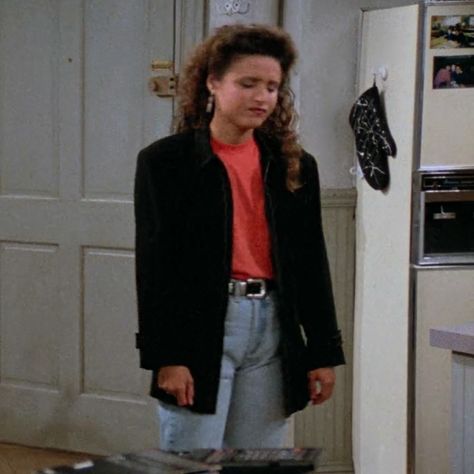 #seinfeld #kramer #jerryseinfeld #elainbenes #elaine #georgecostanza #90s #sitcom #seinfeldicon #icon Seinfeld Elaine Style, Seinfeld Outfits Elaine, Elaine Benes Fashion, Elaine Seinfeld Outfits, Seinfeld Outfits, Elaine Benes Outfits, Elaine Seinfeld, Seinfeld Elaine, Feeling Crappy