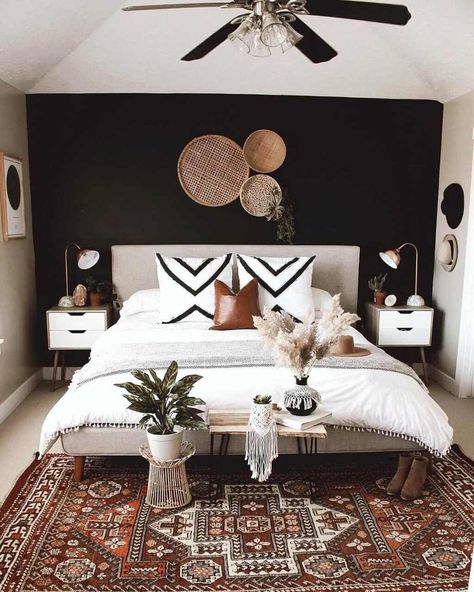 Black Walls Bedroom, Wall Interior, Black Bedroom, Living Room On A Budget, Simple Bedroom, Master Bedrooms Decor, Remodel Bedroom, Home Design Decor, Black Walls