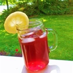 A big pot of tea flavored with cranberry juice. Delicious and refreshing! Hot Cranberry Tea Recipe, Lemonade Tea Recipe, Cranberry Tea, Gluten Free Diet Recipes, Iced Tea Drinks, Iced Tea Recipe, Tea Drink Recipes, Boston Tea, Iced Tea Recipes