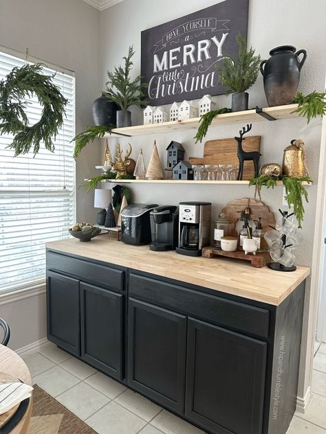 How To Create A Beautiful And Festive Coffee Bar * Hip & Humble Style Buffet Table Bar Ideas Decor, Christmas Decor Coffee Bar, Above Coffee Bar Decor, Hot Chocolate Bar Kitchen Counter, Coffee Bar Christmas Decor Ideas, Christmas Coffee Station Ideas, Simple Christmas Coffee Bar, Christmas Coffee Decor, Xmas Coffee Bar