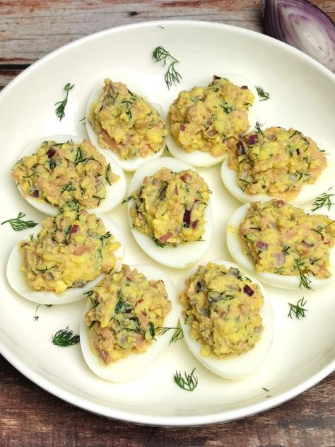 Dinner Party Appetizer, Caveman Diet Recipes, Dinner Party Appetizers, Perfect Hard Boiled Eggs, Caveman Diet, Liver Recipes, Cod Liver, Appetizer Dishes, Deviled Eggs Recipe