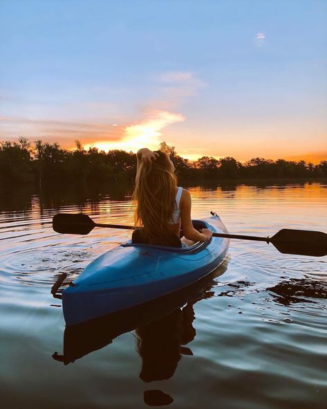 #sunrise #fashion #summer #diy #photography #model Camping Photo Ideas, Kayaking Aesthetic, Canoe Pictures, Kayak Pictures, Paddle Boarding Pictures, Alaska Photos, Lake Photoshoot, Vsco Pictures, Camping Aesthetic