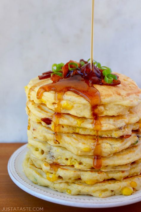 Just a Taste | Sweet Corn Pancakes with Bacon Pancakes With Bacon, Cornmeal Pancakes, Corn Pancakes, Corn Fritter Recipes, Pancakes And Bacon, Just A Taste, Bacon Recipe, Dessert Simple, Corn Fritters