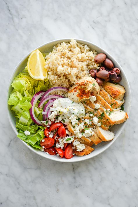 Recipe With Brown Rice, Chicken Olives, Rice Bowls Healthy, Greek Rice, Grain Bowl Recipe, Recipes Greek, Vegetarian Bowls, Fed And Fit, Chicken Bowl Recipe