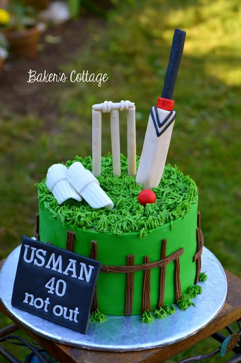 Cricket Themed Birthday Cake, Sports Themed Cakes For Men, Cricket Cake Ideas, Cricket Pitch Cake, Cricket Theme Cake For Men, Cricket Birthday Party Ideas, Cake For Cricket Lovers, Cricket Theme Cake Birthdays, 40th Birthday Cake Men