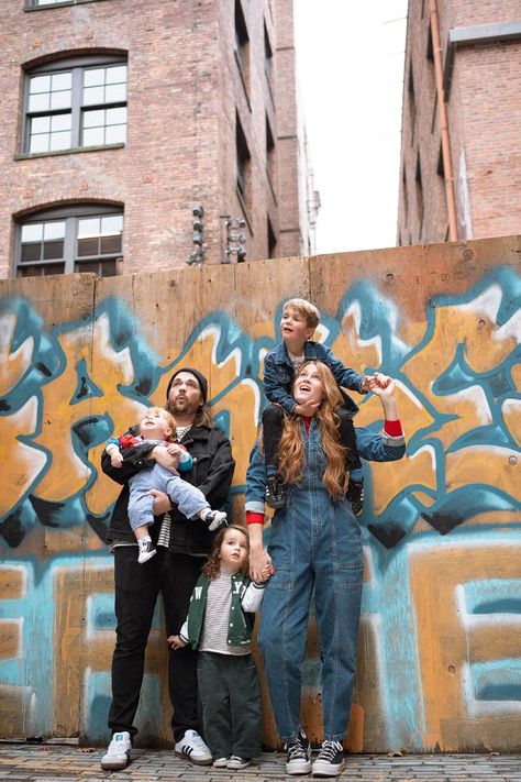 Street Wear Family Photoshoot, Graffiti Family Photoshoot, Alt Family Pictures, Street Style Family Photoshoot, Alternative Family Photos, Downtown Family Photoshoot, Urban Family Photoshoot, Edgy Family Photoshoot, Family Photos Downtown