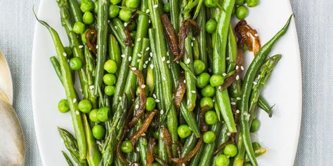 Don't skip the sesame seeds in this green beans, asparagus and peas medley — they really make it. Easter Sides, Easter Side Dishes, Asparagus Bacon, Asparagus Beans, Pea Recipes, Passover Recipes, Spring Salad, Green Bean Recipes, Asparagus Recipe