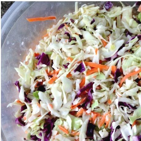 Vinaigrette Coleslaw, Tangy Coleslaw Recipe, Coleslaw Dressing Recipe, Asian Coleslaw, Coleslaw Dressing, Homemade Coleslaw, Creamy Coleslaw, Coleslaw Recipe, Picnic Food