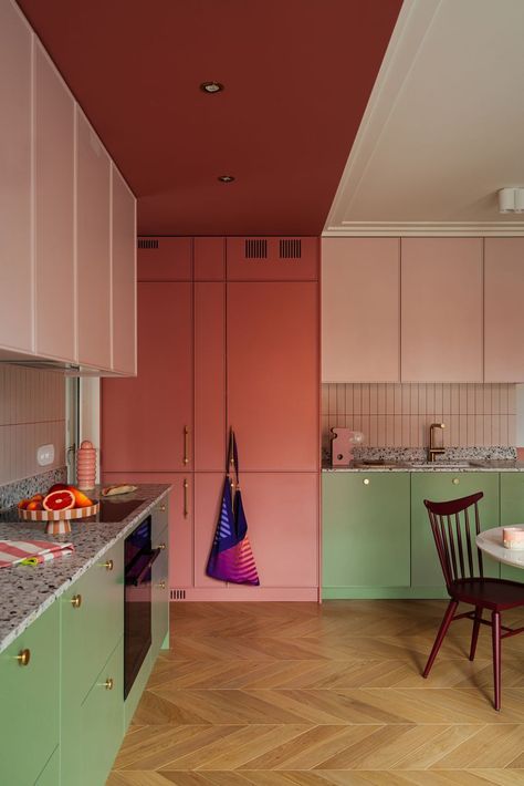 Break Area, Funky Kitchen, Styl Hampton, Glassware Kitchen, Colorful Space, Modern Cabin, Modern Urban, Urban Living, Pastel Hues