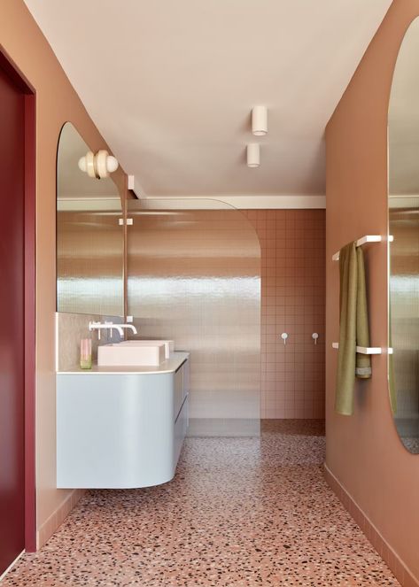 Photo 15 of 17 in Metal Screens Form a “Skin” Around This Revived ’80s-Built Home in Australia - Dwell Brown Brick Houses, Terracotta Bathroom, Mcm Bathroom, Masculine Bathroom, 80s Interior, Metal Facade, Brown Brick, Metal Screen, Terrazzo Flooring