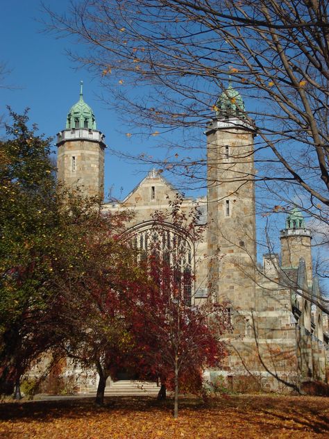 Bates College Chapel Bates College Aesthetic, Bates College, Maine Living, College Aesthetic, Fall 24, Tower Bridge, East Coast, Notre Dame, Maine