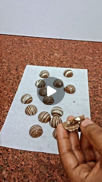 Chocolate Making Videos, Chocolate Bonbons Recipe, Bon Bons Recipe, Bomb Cake, Nusrat Fateh Ali Khan, Jubin Nautiyal, Share Video, Christmas Gif, Kids Recipes